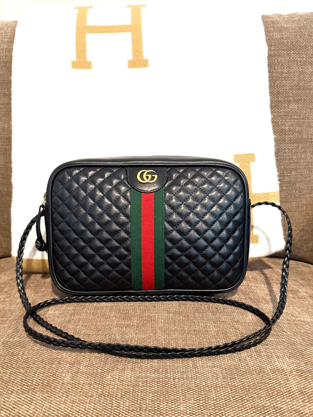 Authentic Gucci Trapuntata crossbody bag black leather braided strap